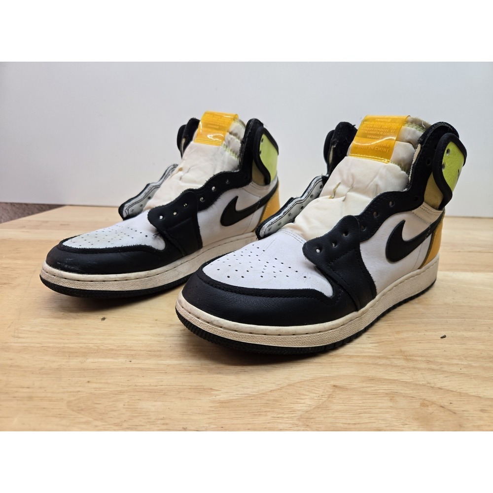 Nike Air Jordan 1 Retro High OG GS‎ Volt Gold Size 6Y